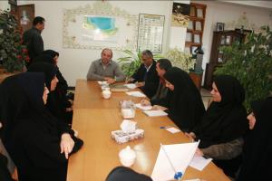 نشست مدیرکل شیلات مازندران با خواهران شاغل در اداره کل به مناسبت دهه مبارک  فجر 