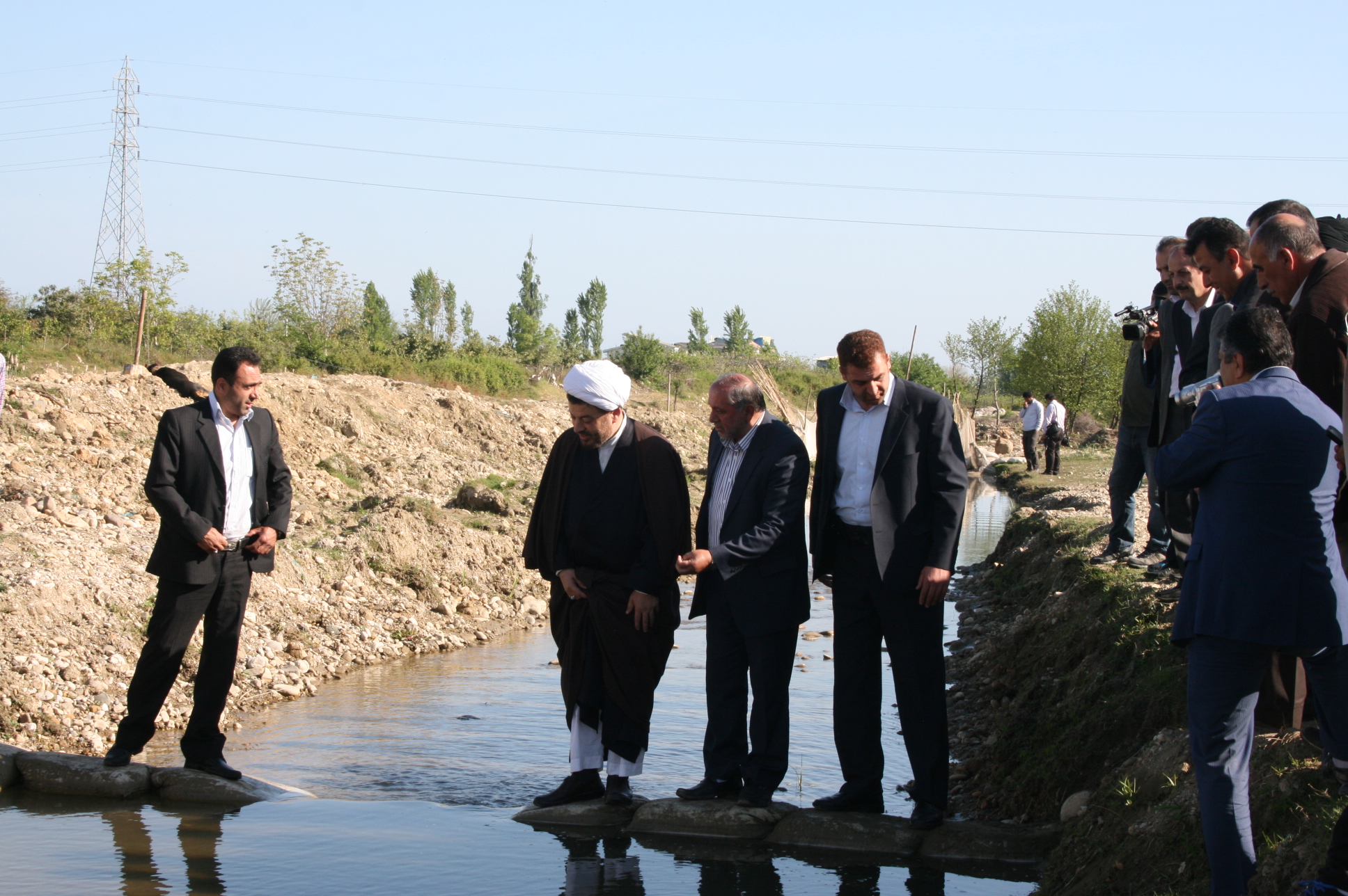 حبیب نژاد،مدیرکل شیلات مازندران، اعلام كرد:"تكثير طبيعي 16 ميليون لارو ماهي سفيد و رها سازي در رودخانه هاي شيلاتي استان"