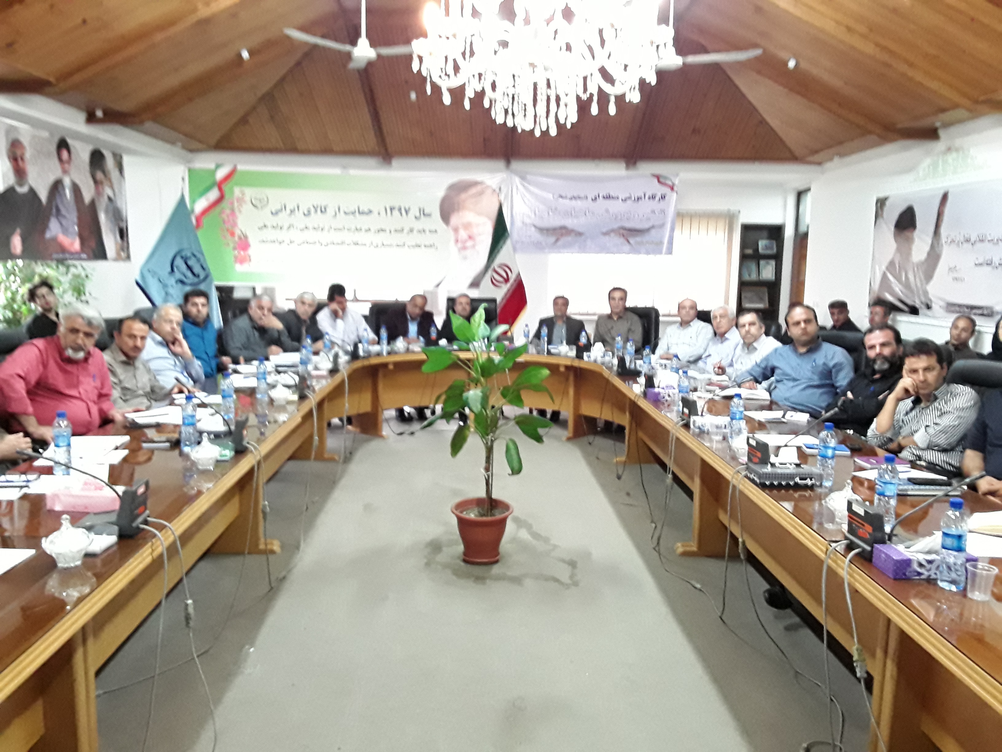برگزاری کارگاه آموزشی منطقه ای (استانهای شمالی ) تکثیر و پرورش ماهیان خاویاری در اداره کل شیلات مازندران