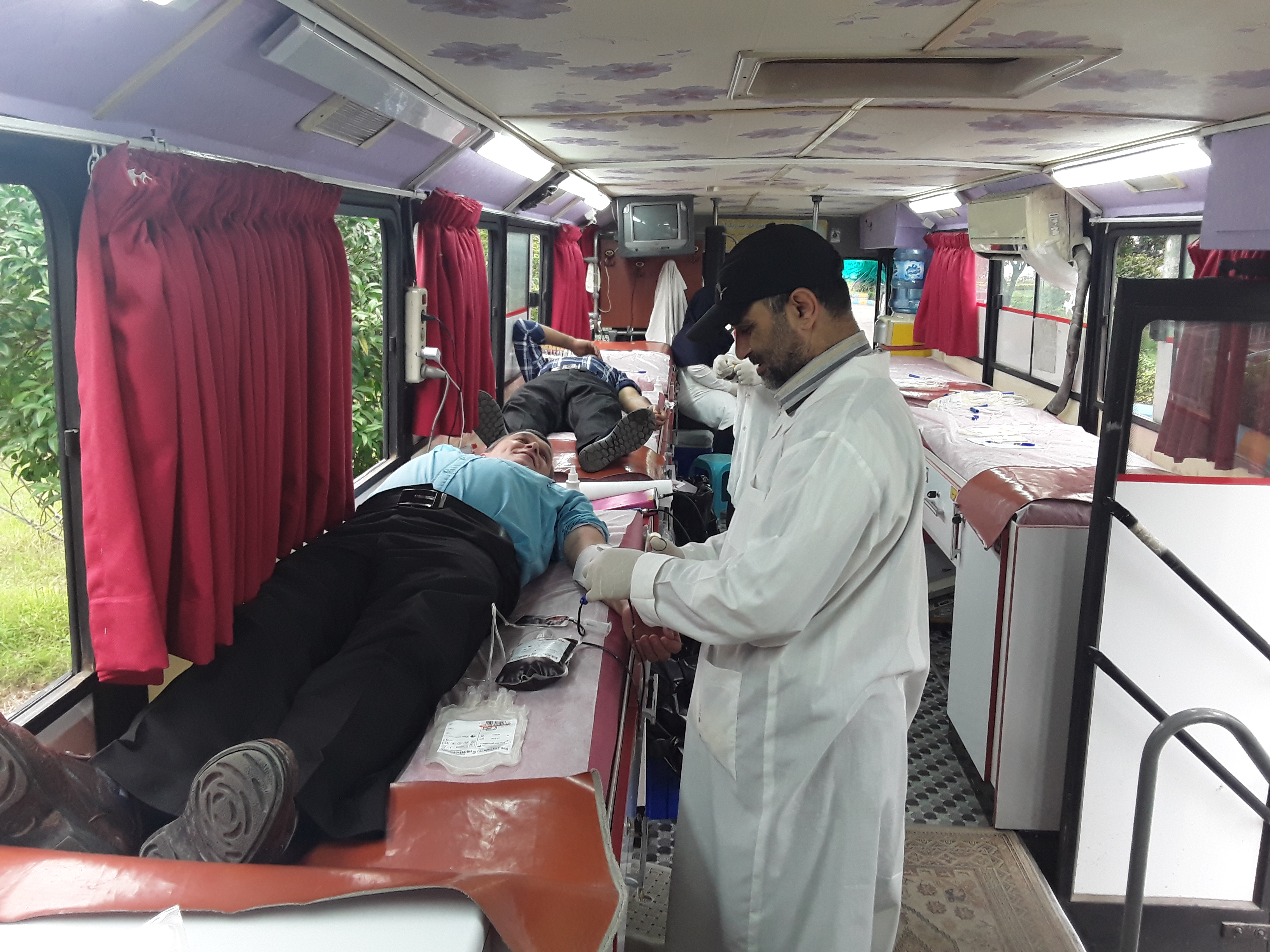 اهدای خون توسط کارکنان اداره کل شیلات مازندران